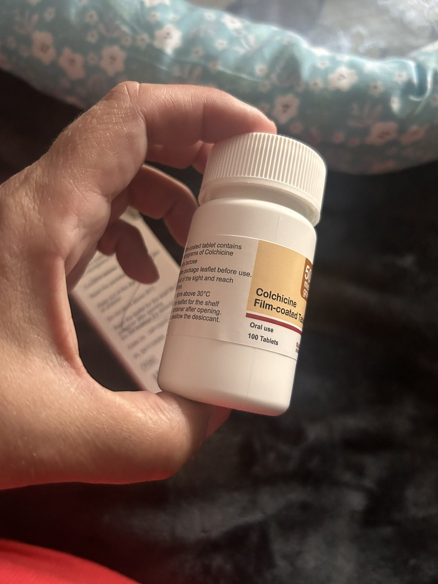 shellenunn's tweet photo. @BootsUK  wen u get medication with no dispensing labels on ❌🤬 https://t.co/HLAvOTVwBd