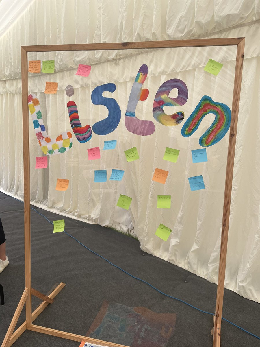 LindaAnnHull's tweet photo. @OxYouth @OxfordshireMind at the #YouthInMind conference with @OTT_SCITT https://t.co/gTkTPUpDy6
