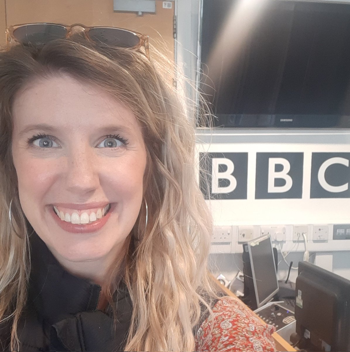 Thank you <a href="/chrismannbbc/">Chris Mann</a> at <a href="/BBCCambs/">BBC Cambridgeshire</a> for having me yesterday. So great to chat on air about our single, gigs and a special event at <a href="/CambJunction/">Cambridge Junction</a> called Sing and Tonic on 27th July!
bbc.co.uk/sounds/play/p0…