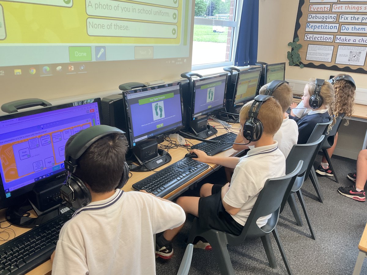 FPS_Computing's tweet image. Year 2 have been learning what a digital footprint is and how to ensure they only post safe information about themselves online.