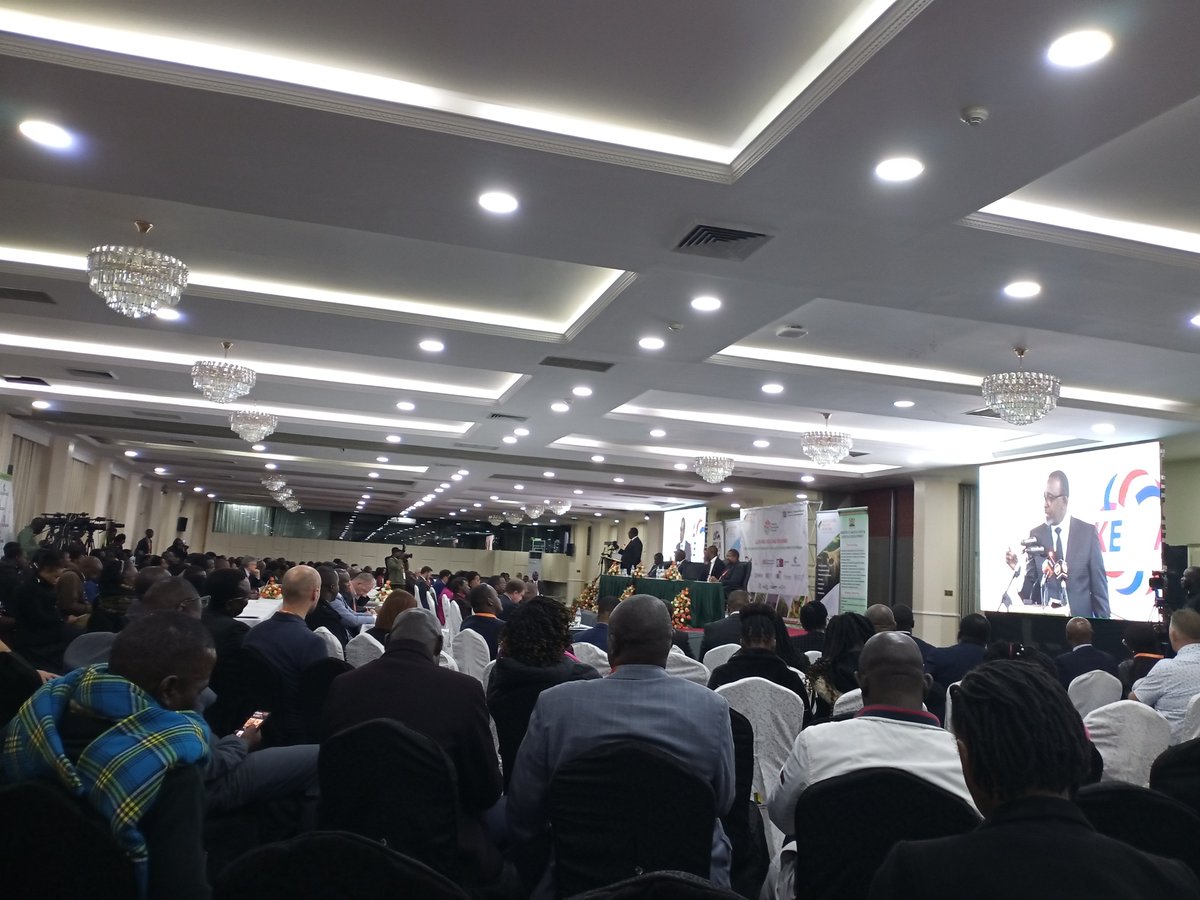OngongaSigar's tweet image. #HappeningNow:Representing the voice of youths and farmers at the on going National Agriculture Summit themed; Leaving no one behind:Food and Nutrition Security and Agriculture Competitiveness.@MwendahMailutha @mithika_mwenda  @mithika_Linturi 
#Asnet
#nationalagriculturesummit