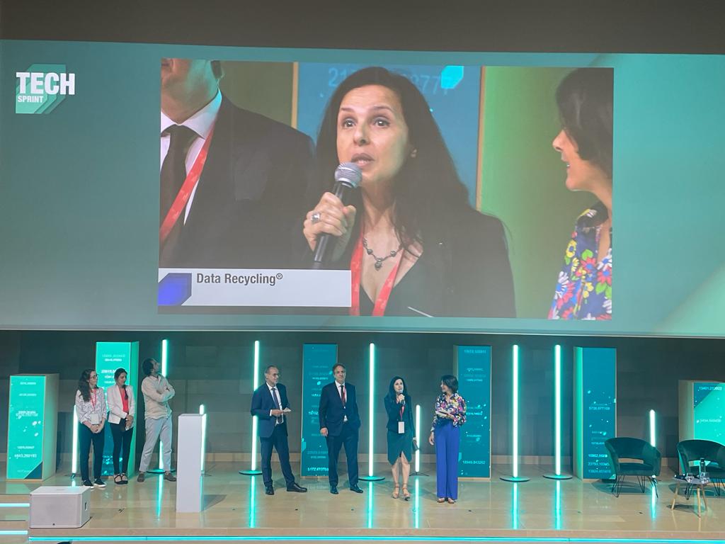 Systnaps's tweet photo. 🎉Heureux de vous annoncer que la solution novatrice et opérationnelle #DataRecycling qui fait entrer la #donnee dans l'#economiecirculaire a remporté le #techsprint 2023 organisé par la @caissedesdepots à qui nous disons merci, et également à @Docapost pour son accompagnement. https://t.co/0auPn3mEFP