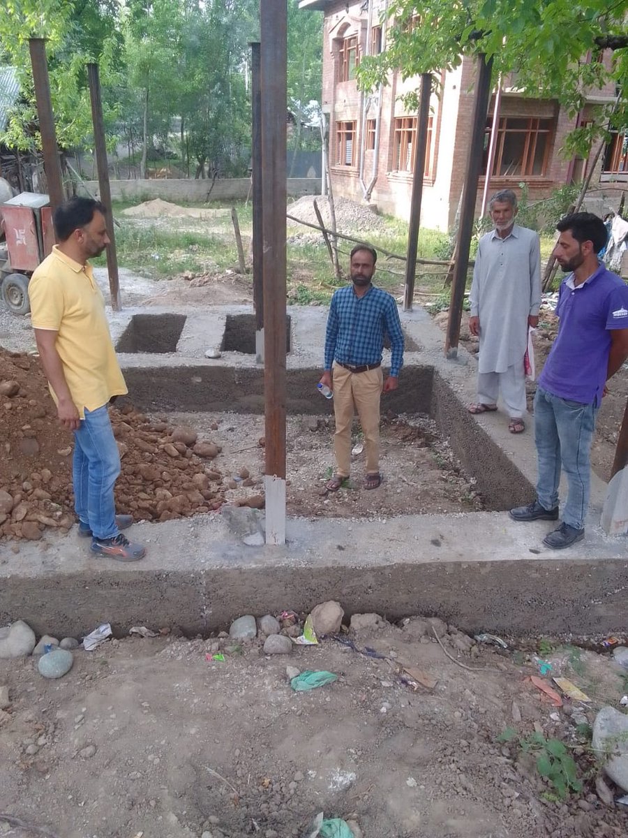 bdo_tarathpora's tweet photo. Today, I conducted an inspection of ongoing developmental works in Panchayat Lilam under various schemes. Our commitment to uplifting the community remains steadfast. Together, we'll achieve remarkable transformation! #PanchayatLilam https://t.co/wKlCtFIh1p