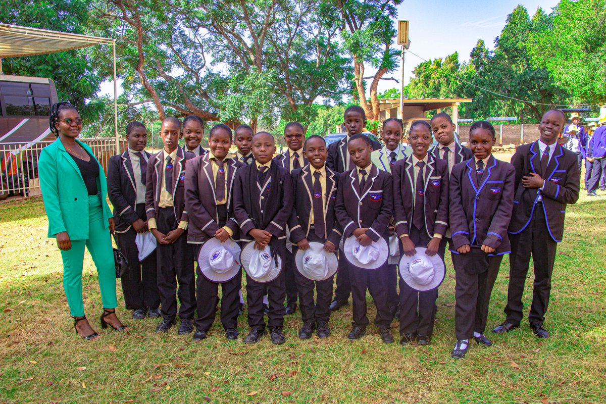 bandpstudycentr's tweet photo. #VPAQuizshow
Our grade 7 learners were not disappointed at the VPA Quiz show at Greystone Primary School. Our learners came out on positions 1,2 and 3. Excellent performance from the team. https://t.co/zriPdk6N2d