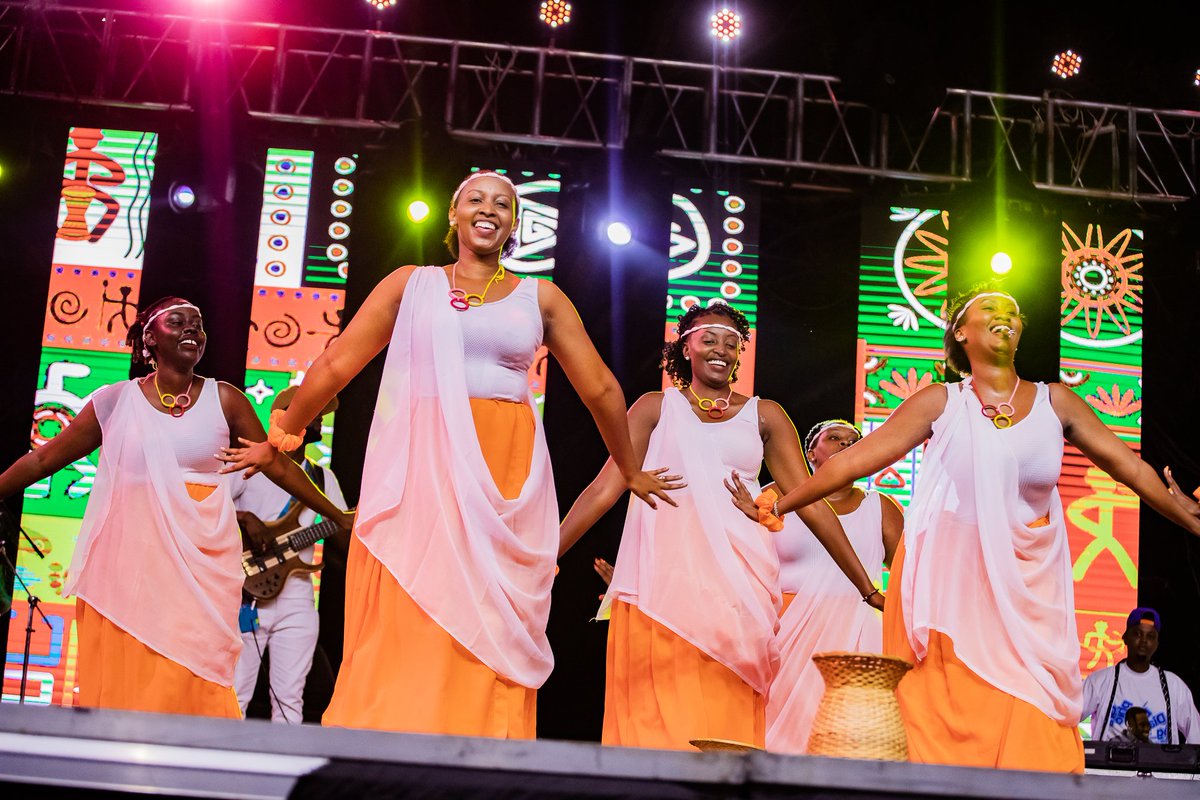 GNdayikunda1's tweet photo. #UmukozoAwards2023
La peformance de l'Association culturelle #Abagumyabanga
đž credit by međ
#Burundi
#Umukozo
#Akaranga
#vivelescultures
#phographie
#photographer https://t.co/8uRUB9zVQh