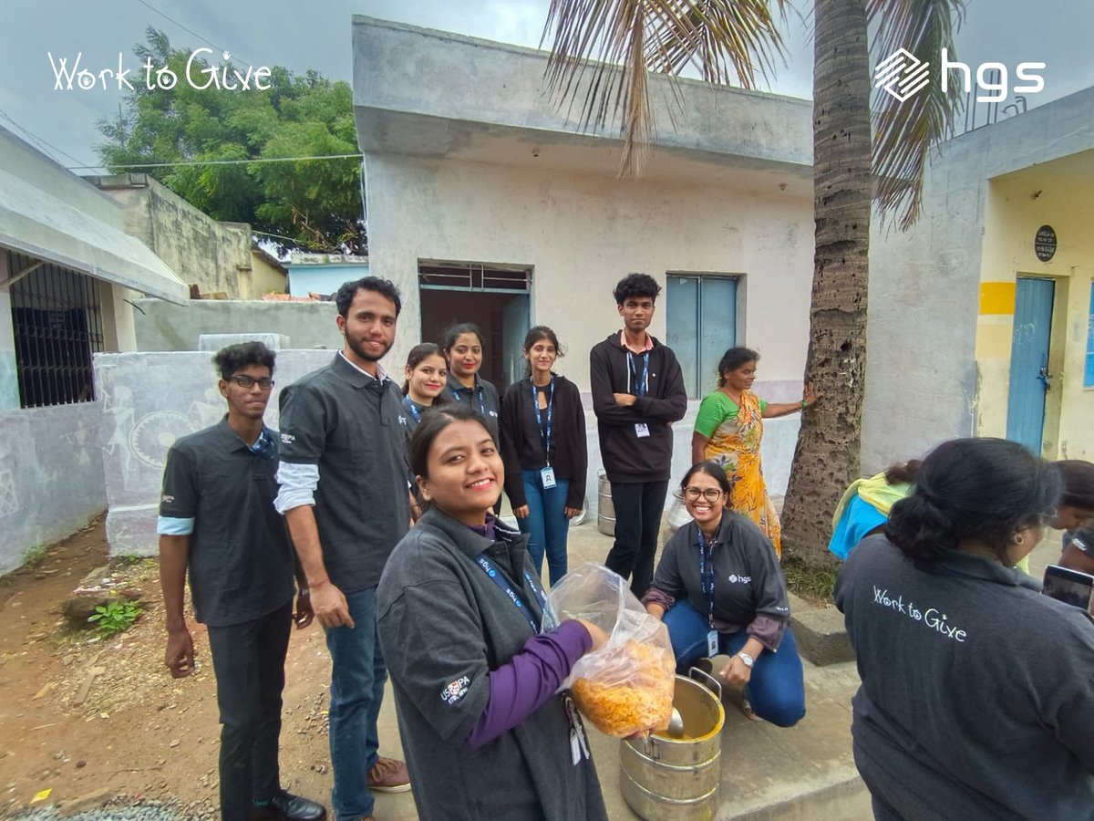LifeAtHGS's tweet photo. Hunger should never be a barrier to education.

HGS volunteers joined @AkshayaPatra team in serving mid-day meals to children at Bandepalya Govt. School, Bangalore.

Join the cause, #JoinHGS: https://t.co/rf5QwHzZX9

#LifeAtHGS #TeamHGS #WorkToGive #HumansOfHGS #HGSIndia #India https://t.co/iYfy1gOSvq