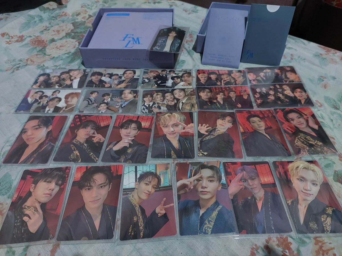 chileechia's tweet photo. Here FML Carat Ver. and Deluxe Ver. Thank you for a very smooth transaction. ❤️💎
@OhMyMerch_ 

#MiuPHFeedback https://t.co/aV7DkBf050