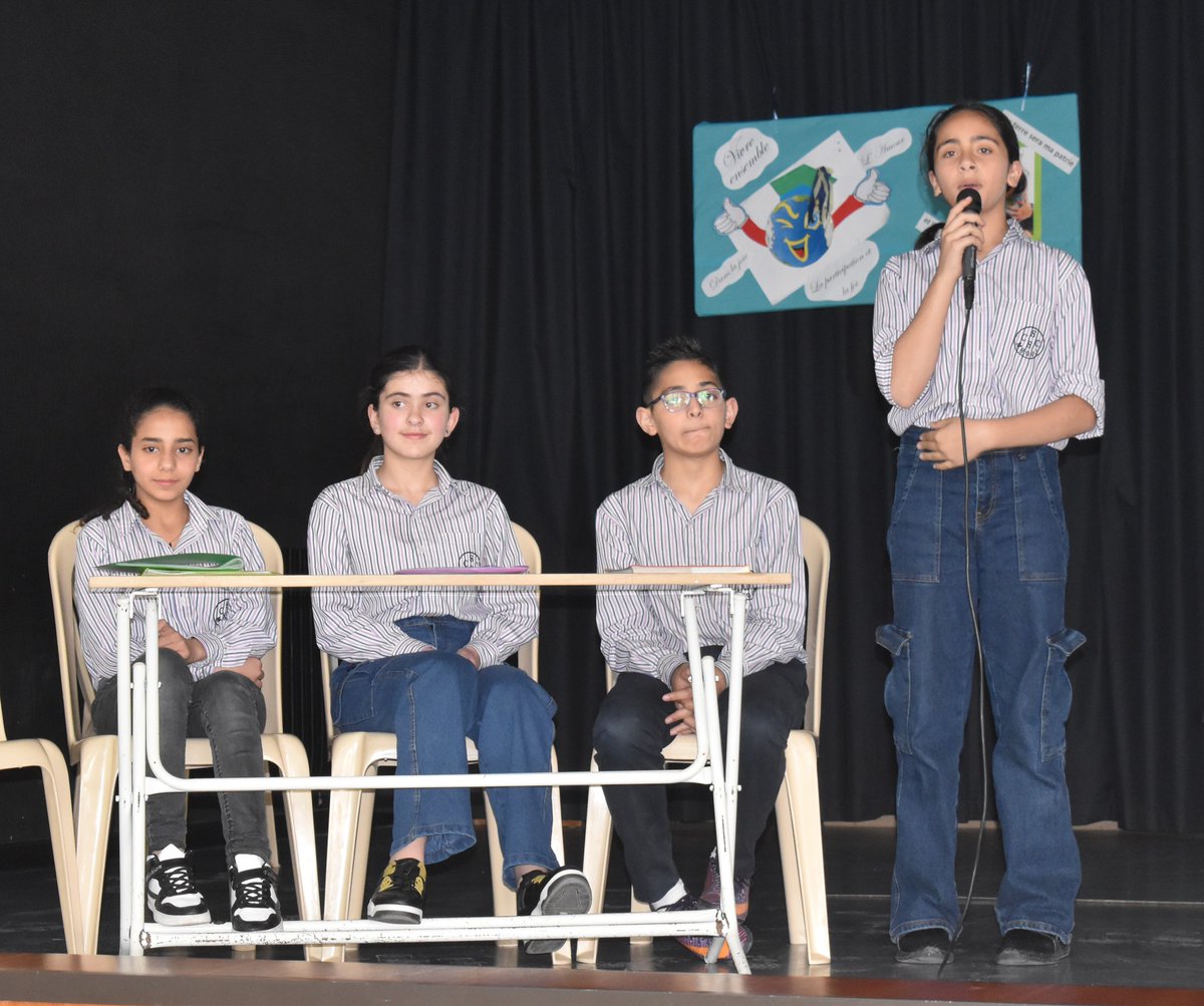 ceedd_usj's tweet photo. Le lundi 29 mai, les élèves de EB6 et de EB8 de l'école Saints-Coeurs Mrouj les élèves ont présenté leurs projets intitulés "Effet de serre" et "École verte" devant leurs camarades, leurs enseignants, leurs parents, la direction et la formatrice du CEEDD, Mme Christiane Nammour. https://t.co/kgHusS3v9F