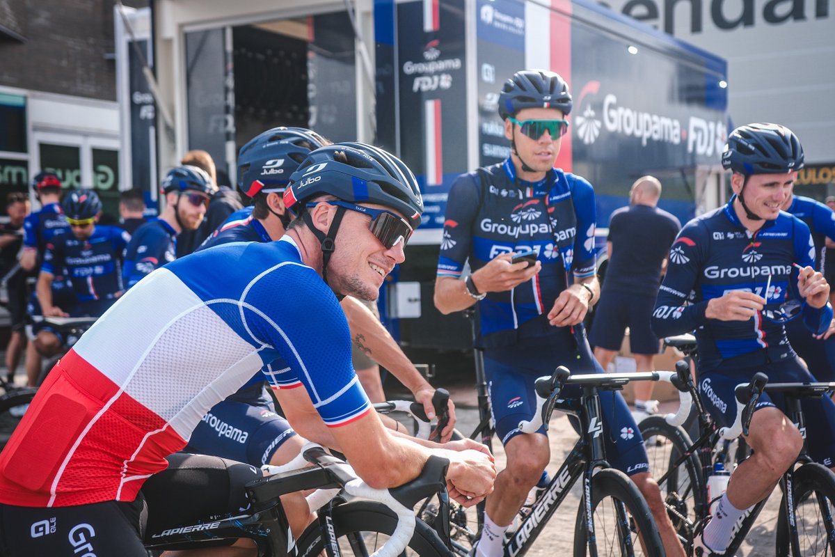 Looking sharp on his new French National Champion jersey @MadouasValentin. 🤩🇫🇷