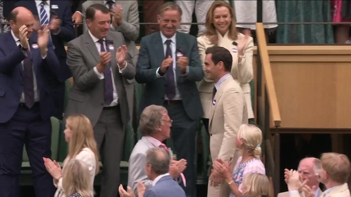 ¡Bienvenido Su Majestad a la Cancha Central! 

#ESPNenStarPlus▶️dis.la/Wimbledon_Cobe…