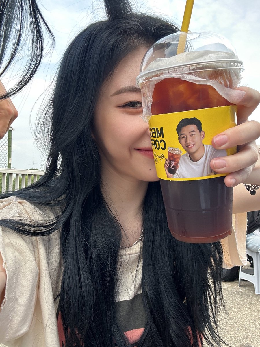 CHAERYFILES tweet picture