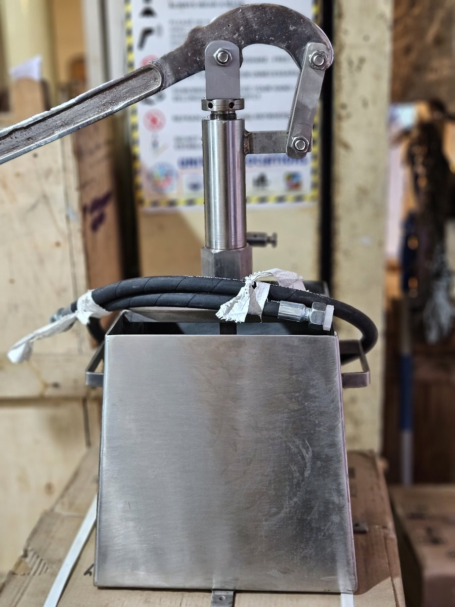 miecopumps's tweet photo. Hand operated Hydraulic Test Pump in complete SS construction. https://t.co/GorCBW7OGL