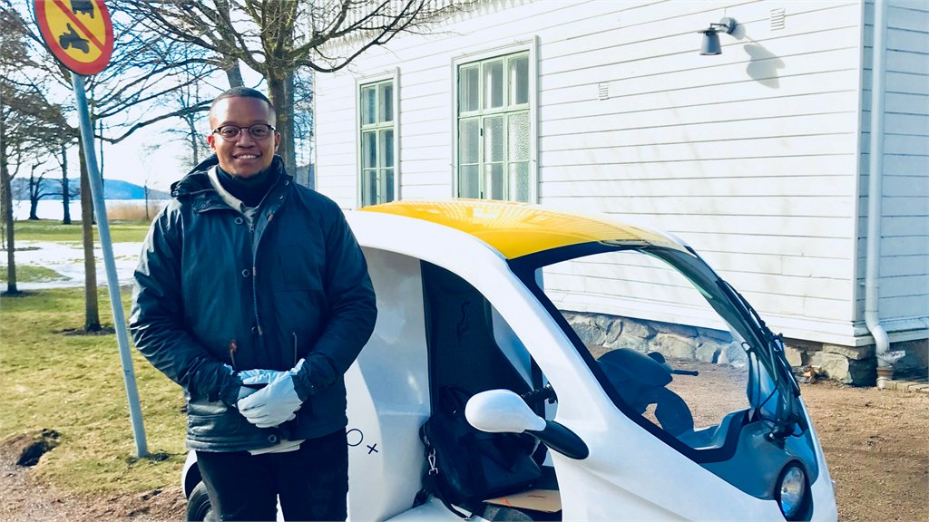 KasiEconomy's tweet image. Soweto Engineer Builds His Own Scooters
After Uber and Taxify rejected his application more than 10 times, he created his own scooters - His name is Fezile Dhlamini.