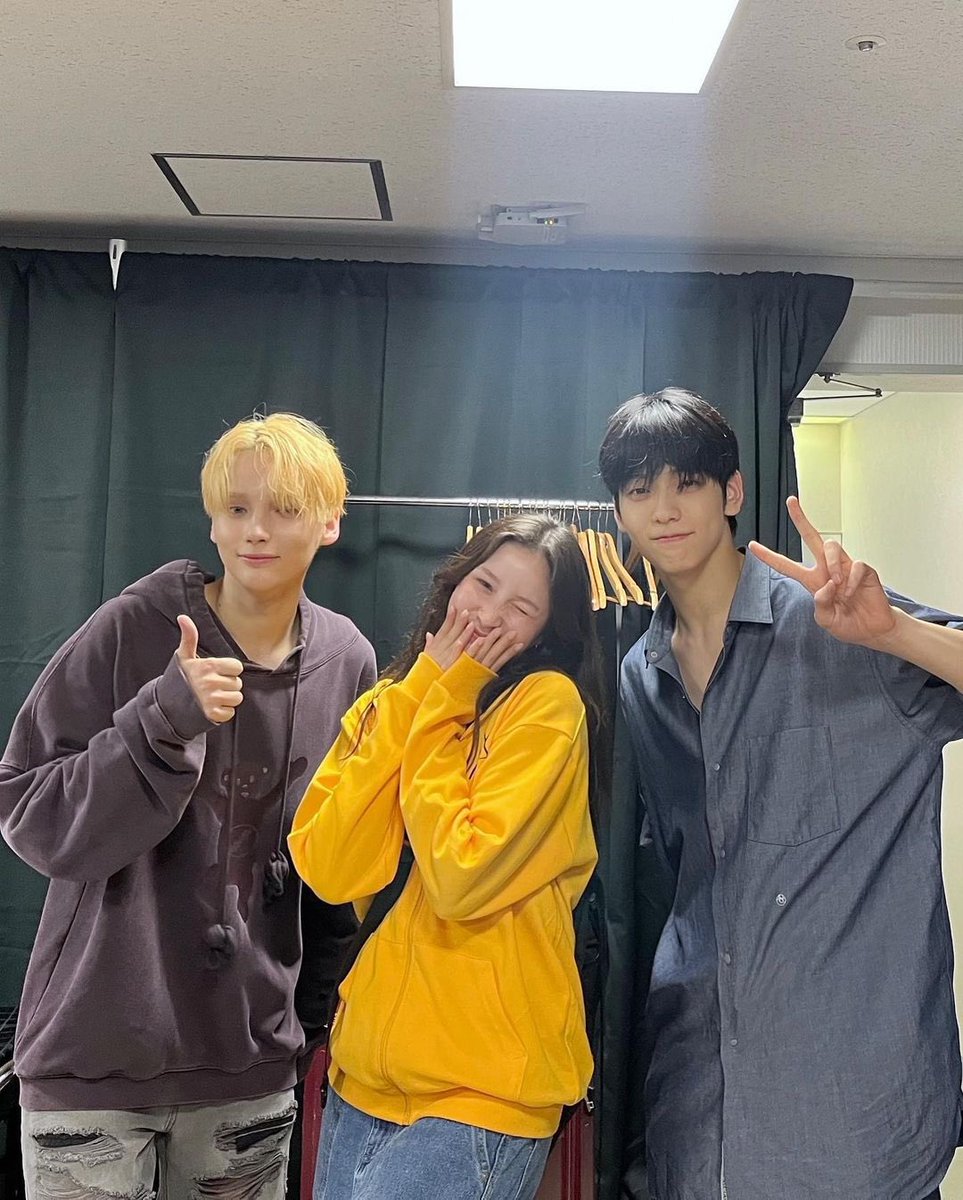 translatingTXT's tweet photo. [230704] lea navvab instagram 

“you guys were the best 🔥
had really happy days in osaka ☺️” 

@TXT_members @TXT_bighit https://t.co/0OZDFlJnnu