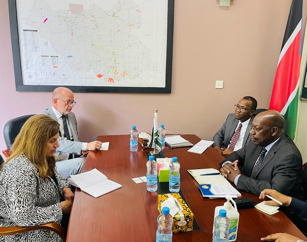 @RJMECsouthsudan, Chairperson, Amb. @MajGenGituai today met the outgoing Ambassador @SweAmbSudan & @SweinSouthSudan, H.E. Signe Burgstaller. She was accompanied by the outgoing Head of Embassy of @SweinSouthSudan, Mr. Tomas Brundin. Amb. Gituai briefed on the status of.. ....1/2