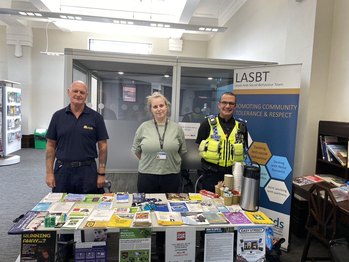 LASBTSouth's tweet photo. The team out and about this week undertaking community engagement. #southleeds #Partnership #ASBawarenessweek #LASBT #WYP #CleanerNeighbourhoods @WYP_LeedsSouth https://t.co/yNtevSRUe9