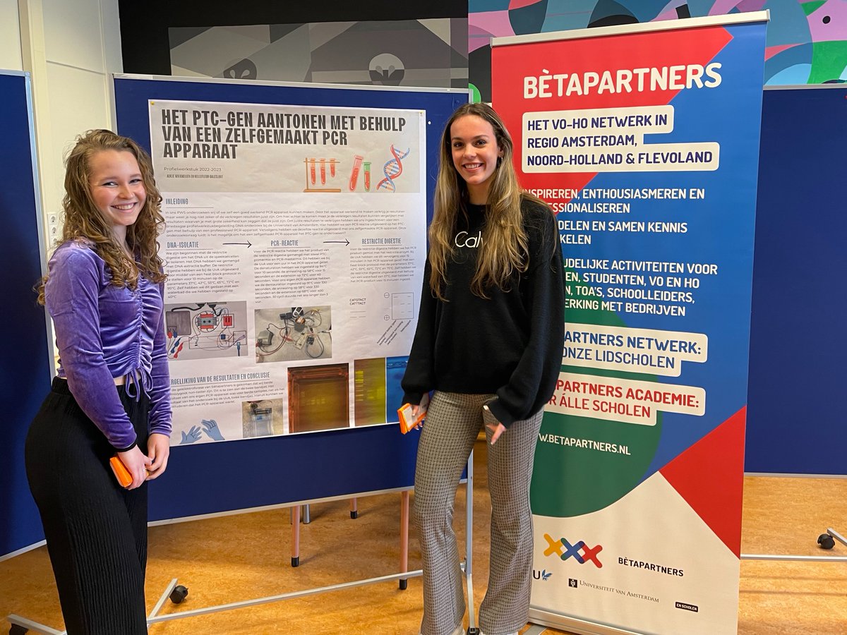 Twee weken geleden wonnen Bellefleur en Aukje van de SG Huizermaat de eerste prijs van de KNAW-Onderwijsprijs 2023 met hun pws ‘Het PTC-gen aantonen met behulp van een zelfgemaakt PCR apparaat’ in hun NG profiel! #biotechexperience <a href="/BetapartnersNL/">Bètapartners</a> <a href="/miniPCR/">miniPCR bio</a>