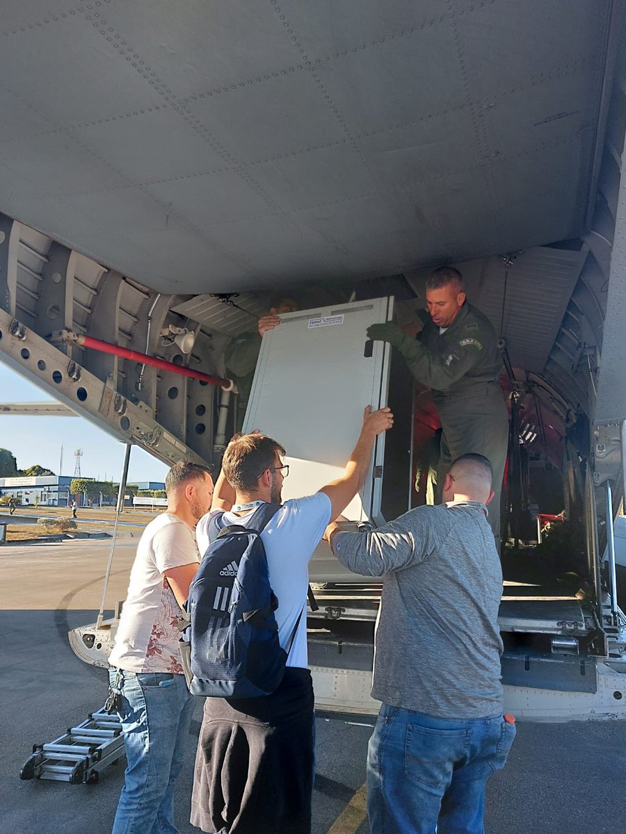 fab_oficial's tweet image. #Integrar

A Força Aérea Brasileira transportou, na última sexta-feira (30/06), 82 integrantes do projeto Expedição Cirúrgica da Faculdade de Medicina da USP, de São Paulo/SP para Barra do Garças/MT. O deslocamento serviu para apoio à uma ação de ajuda humanitária naquela