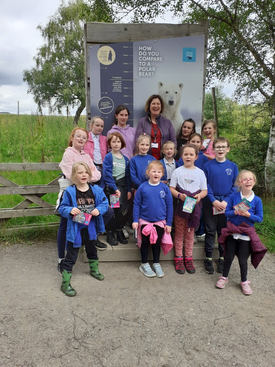 LumsdenPrimary's tweet photo. Just walking to see the polar bears. Thanks to Jasper @HighlandWPark  for the great tour! https://t.co/KfdzuFP7H1