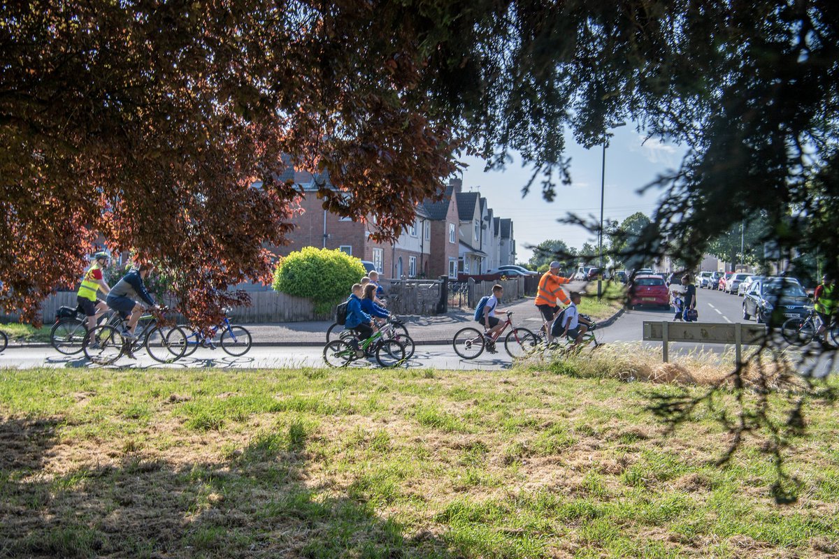 Love these photos of our #BikeBus for Folville Junior School on Clean Air Day. 

If you're interested in setting up your own Bike Bus, check out the <a href="/Sustrans/">Sustrans</a> tool kit: sustrans.org.uk/campaigns/frid…

📸 Iain Davis <a href="/Leicester_News/">Leicester City Council</a> ✨