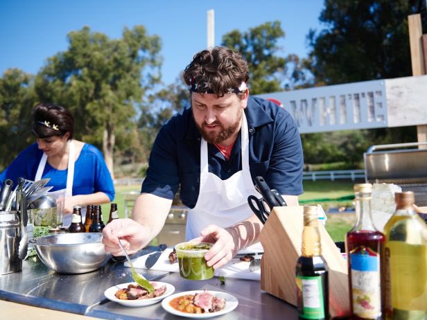 JayDucote's tweet photo. 🇺🇸 💥 Happy 4th of July. May yours be Red, White, & Awesome!!
Photos: throwback to #foodnetworkstar season 11 #independenceday grocery swap cookout. #4thofjuly @foodnetwork https://t.co/ee8x2XKGOk