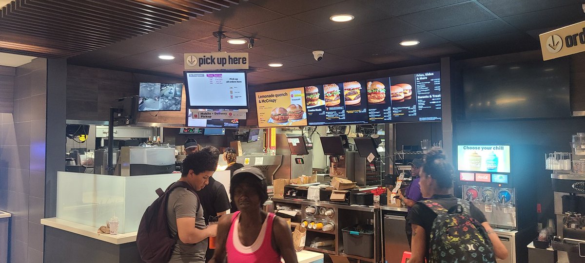 mechelle tweet media