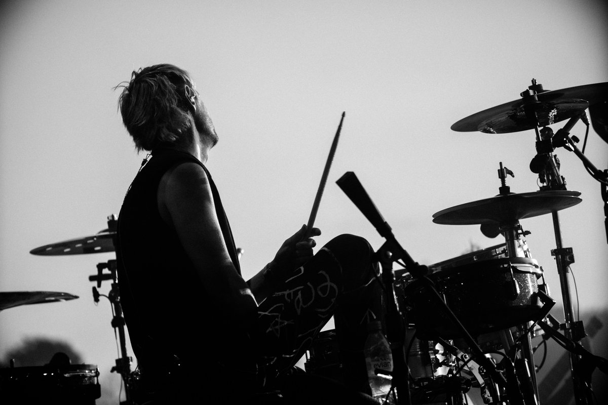 museband's tweet photo. See you later Santander 🔥
Doors - 6.30PM
@ONEOKROCK_japan - 7.30PM
@royalblooduk - 8.30PM
Muse - 10PM

📷 • @theworkofjar https://t.co/fdTDPcWhQJ