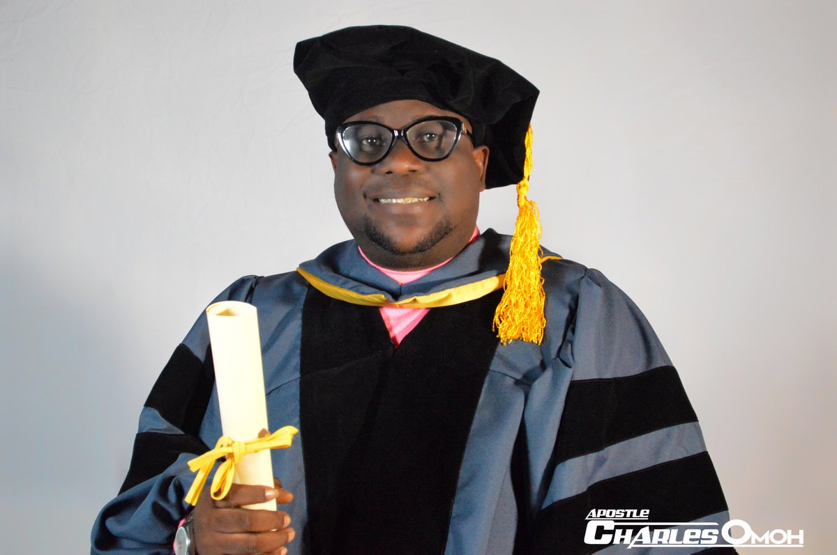 toniaomohpage's tweet photo. 🌹 A C C O L A D E S

🔹️Super Couple Dr Charles Omoh and Dr Tonia Omoh bask in ovation to another milestone as they obtain their honorary doctorate in theology (Apostolic Ministry  and Christian Music ) from the prestigious Elior Evangelical University  ,PetionVille Haiti. https://t.co/tZB37M3SP8