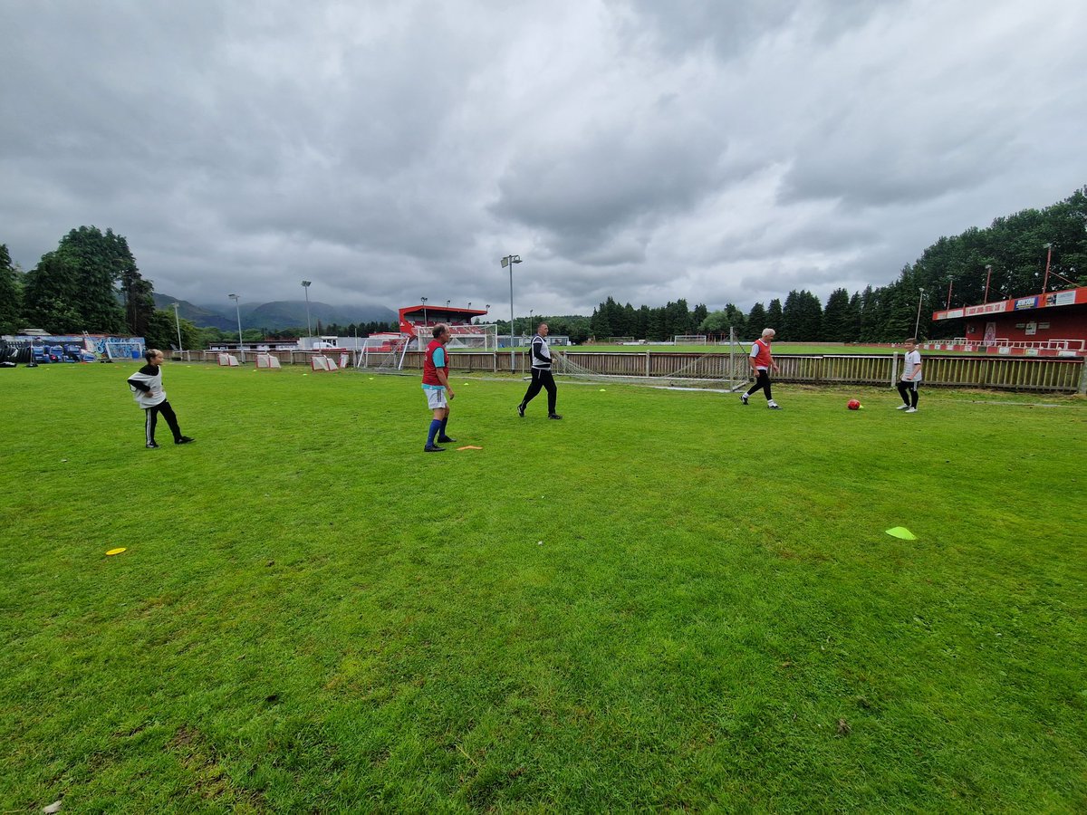 sauchiejnrsacad's tweet photo. Day 2 of our camp saw a visit by our Walking Footballers. Young and Old playing in harmony 👨🦳⚽️👦
#twogenerations #footballforall https://t.co/LrQhPRrKKM