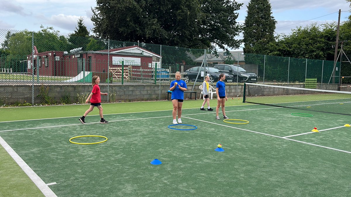 greysbrookeatlp's tweet photo. #year5 #juniortennis @ZoeEdwards_16 tennis down at Shenstone courts https://t.co/W955lgE08L