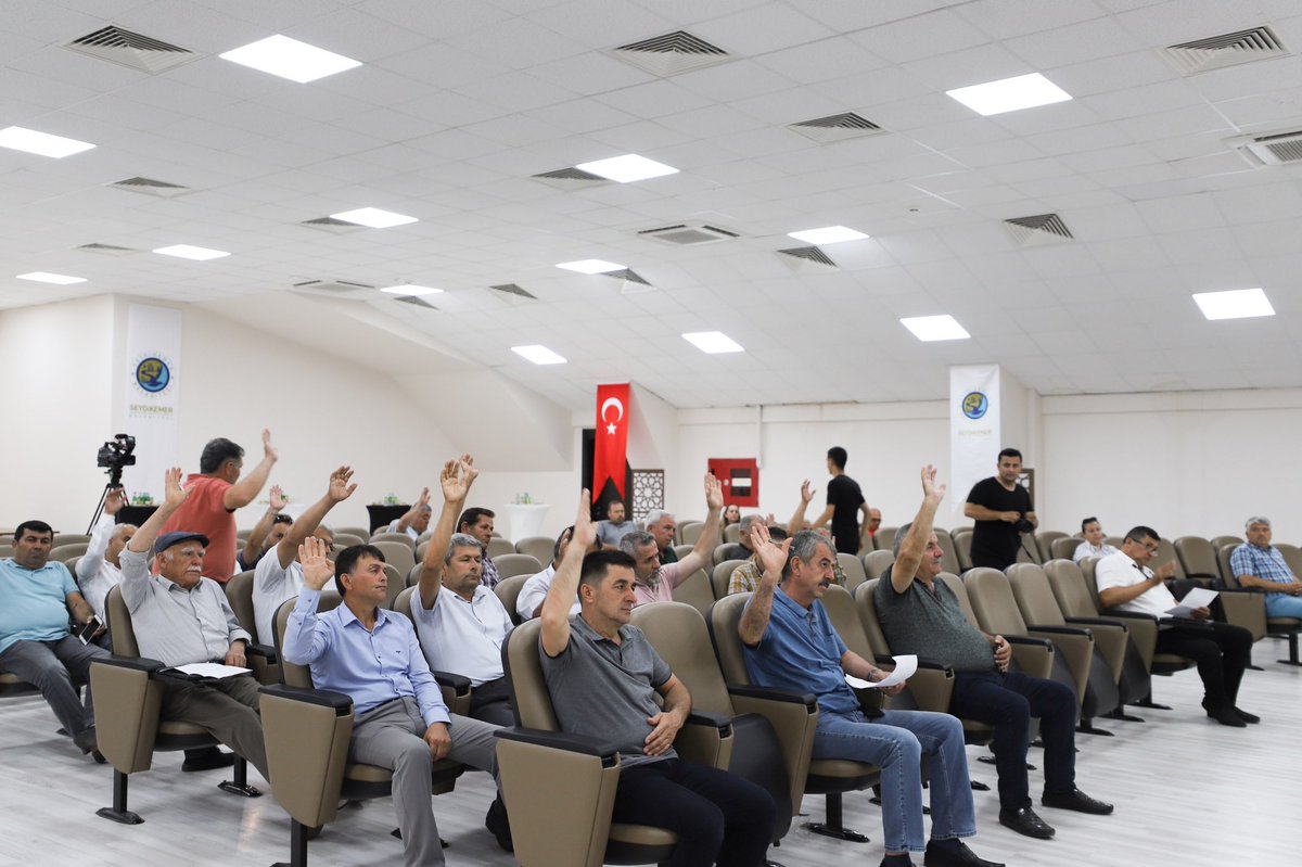 Belediyemiz Temmuz Ayı Olağan Meclis Toplantısını meclis üyelerimizin katılımıyla gerçekleştirdik.  
Seydikemer’imize ve ülkemize hayırlı uğurlu olsun.