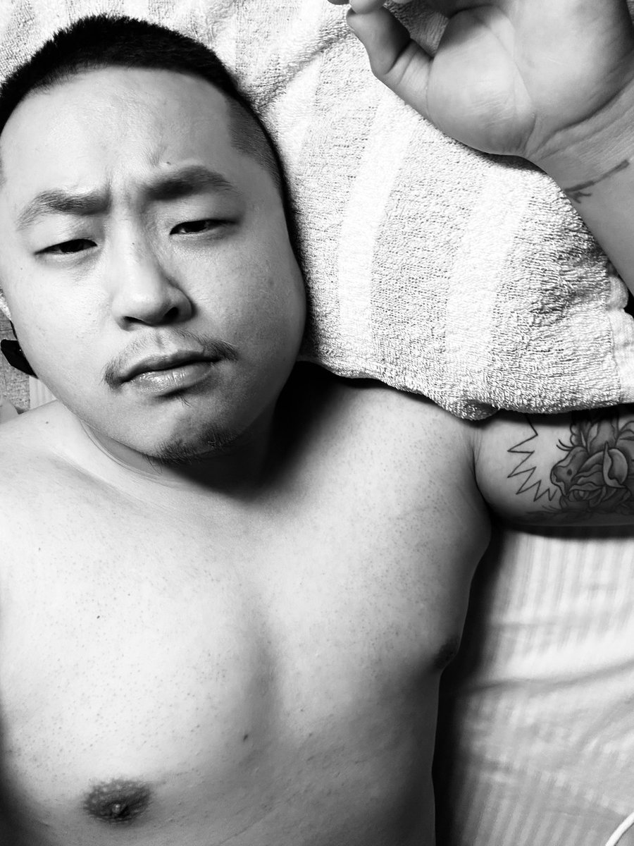 在無邊黑暗裡 直到耗盡勇氣
卻無人回應