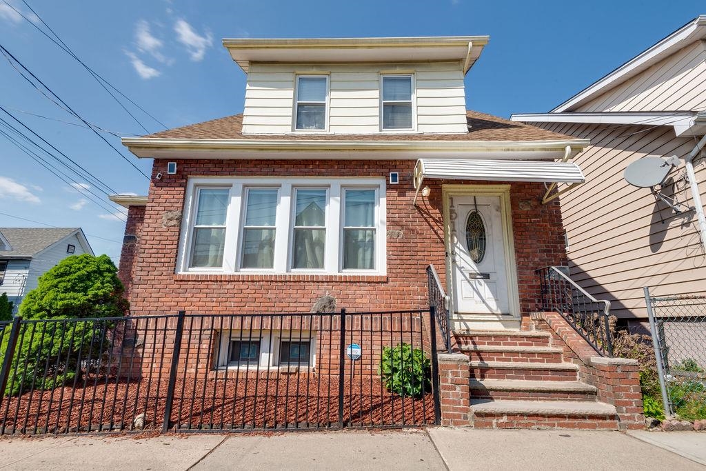 KennethWoolle12's tweet image. Dreaming of a new home? This 6 BED, 3 BATH home might be the one you've been thinking of. #realestate #homesforsale  cpix.me/l/172919648