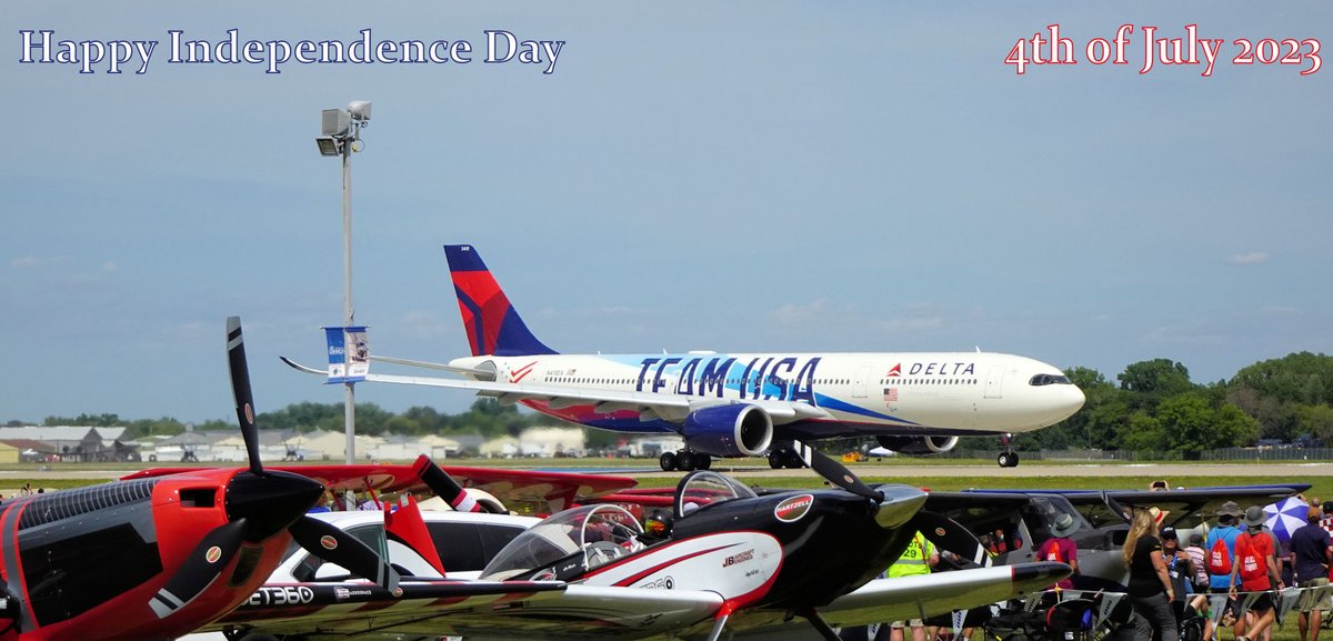 davidaughin's tweet photo. Happy Independence Day to everyone. I’m grateful to be part of a nation where the stars are within reach.
Continue to reach for them…

Extending my best regards to you on your journey.

Photo from AirVenture 2022. Aircraft @delta Team USA @airbus A330neo

#IndependenceDay https://t.co/1B6QxvDe4r