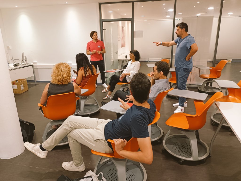 TelecomValley's tweet photo. Après la pause déjeuner networking, reprise des conférences #écoresponsabilité et #innovation et des ateliers #bigperf #humour et #business à l'#AzurTechSummer https://t.co/M1h4iibVrg