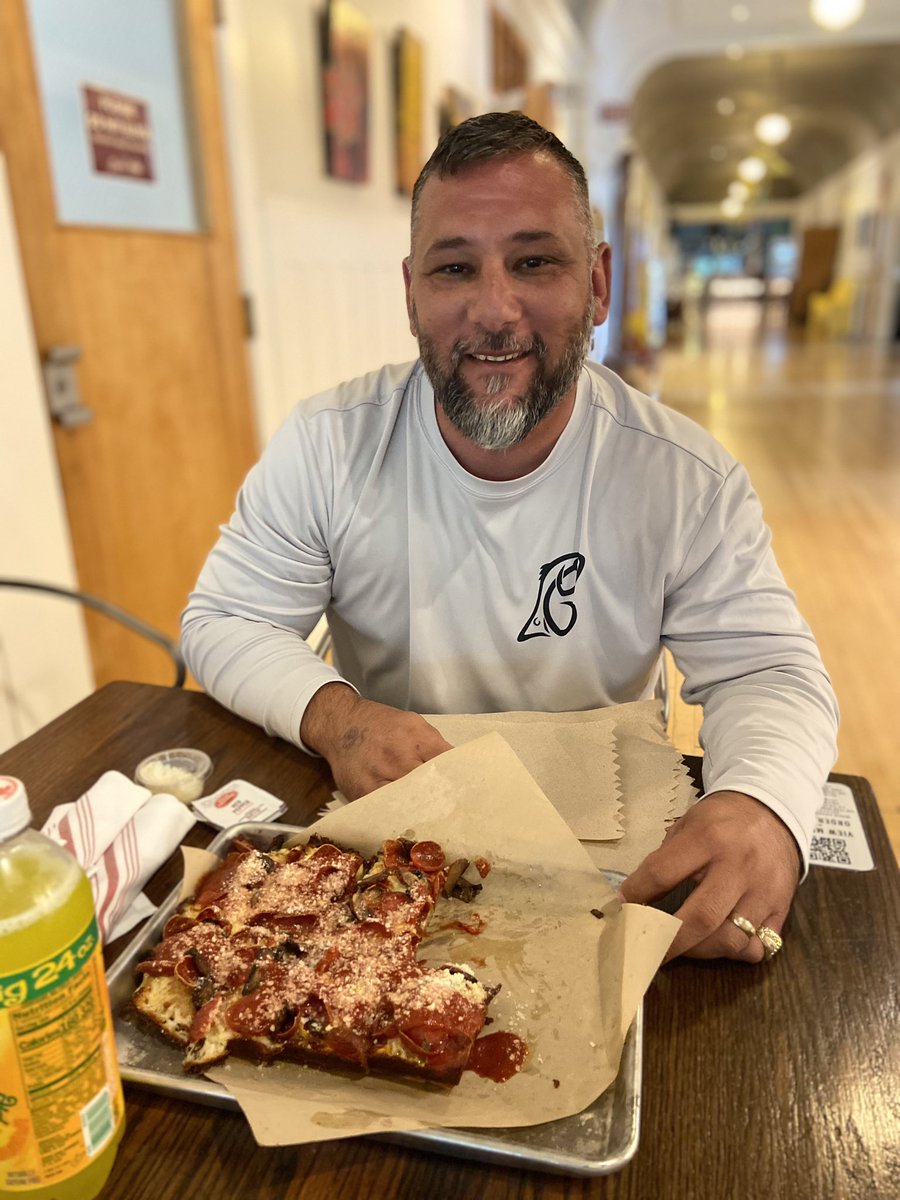 MrsCelGonz's tweet photo. Happy birthday 🎉 to the God fearing, hard working leader of our family! We love you so much! 😘 Hope your day is as amazing as YOU are!! ❤️🤍💙 #4thofjuly #cuete https://t.co/8LIrOLsvVp