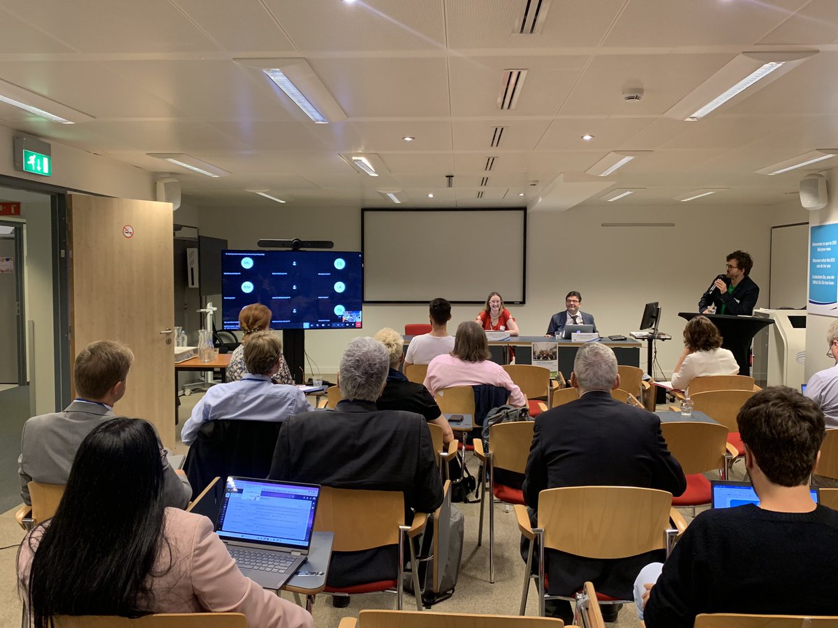 Our Youth Seminar organised with @JEF_Europe is #HappeningNow.   Tune in to listen to MEP @SLagodinsky, youth organizations and representatives of @EU_Justice & @ACoY_CoE, discussing the shrinking civic space of youth. #DemocracyUnderPressure 🔗 europa.eu/!Nkjw3Q