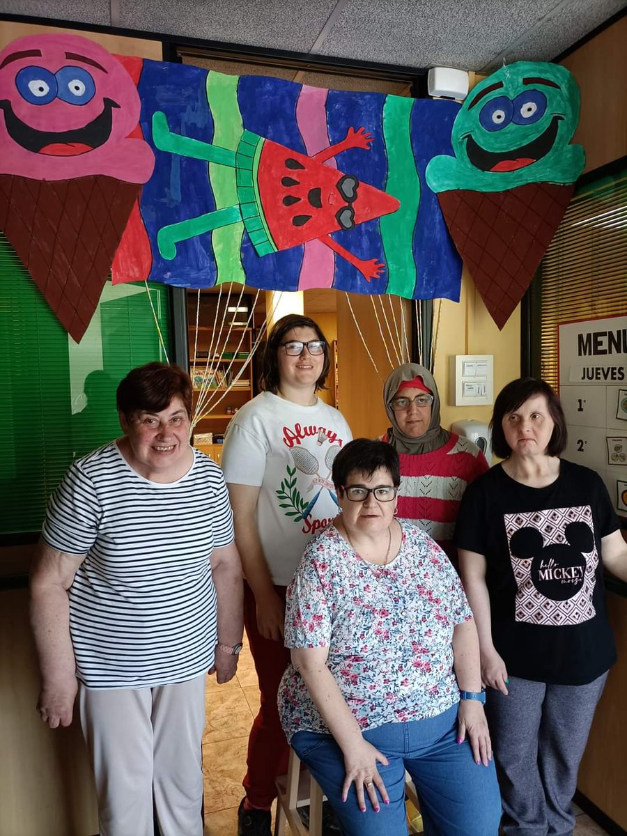 agisdem's tweet photo. Os mostramos los #murales que realizamos para darle la bienvenida al #verano!
#Verano2023  #CAI #PersonasConDiscapacidad https://t.co/GSoneRqodH