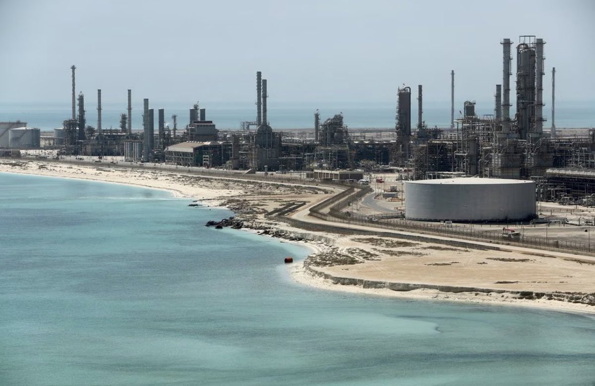 roydadnaft's tweet photo. The decision by #Saudi_Arabia and #Russia to extend their voluntary output #cuts is more likely to be viewed as a bearish signal for #prices, as it confirms that #optimistic views on demand growth are #faltering.

https://t.co/YWx9rgaSXM

#Roydad_Naft_News_Agency https://t.co/kgORHxRMGC