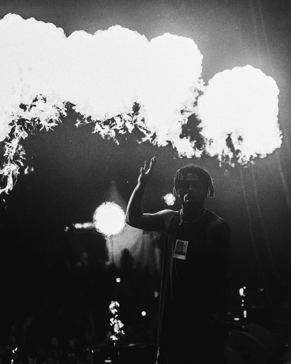 ᴊɪᴠᴇ tweet media