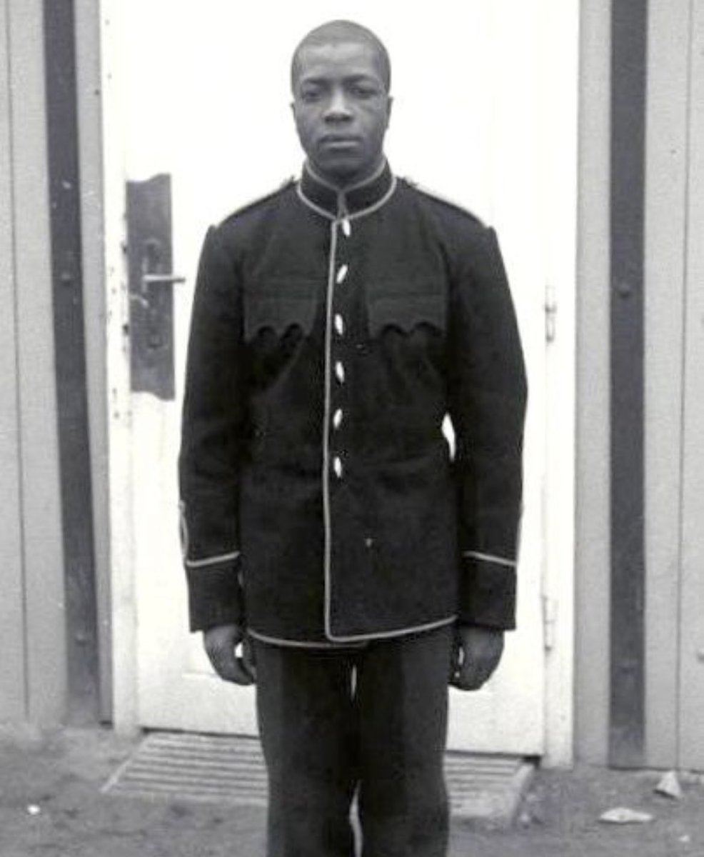 On this day 4th July 1913, Carlos Greykey was born in a Spanish colony called Equatorial Guinea. He was of Black descent and later adopted the name "Greykey." Despite coming from a working-class background, Greykey's parents moved to Barcelona, where his mother worked as a