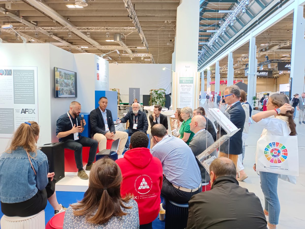 📢 @UIA2023CPH : <a href="/JFCaclin/">Jean-François Caclin</a> , prsdt d’<a href="/Architectes_MQ/">Ordre des Architectes de Martinique</a> et Antoine Petitjean, APM &amp; associés, présentent la refondation du bourg du #Prêcheur en Martinique. #teamarchi #UIA2023CPH #sustainablefutures2023