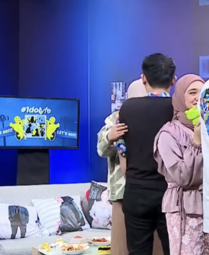michicomeback's tweet photo. makin terngiang-ngiang satu tuju https://t.co/LYIAttylRV