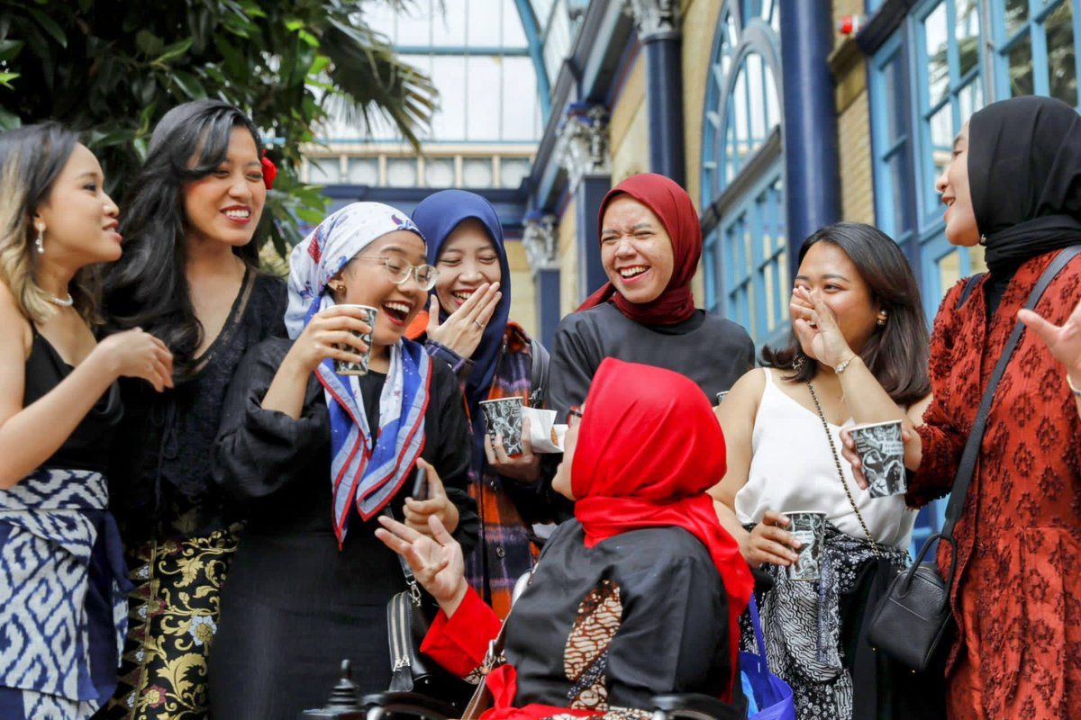 The big day has arrived!💃🏼 Our scholars are enjoying an unforgettable celebration as their once-in-a-lifetime Chevening year draws to a close. Here’s to the 2022/23 Chevening cohort!👏 #Farewell2023 chevening.org