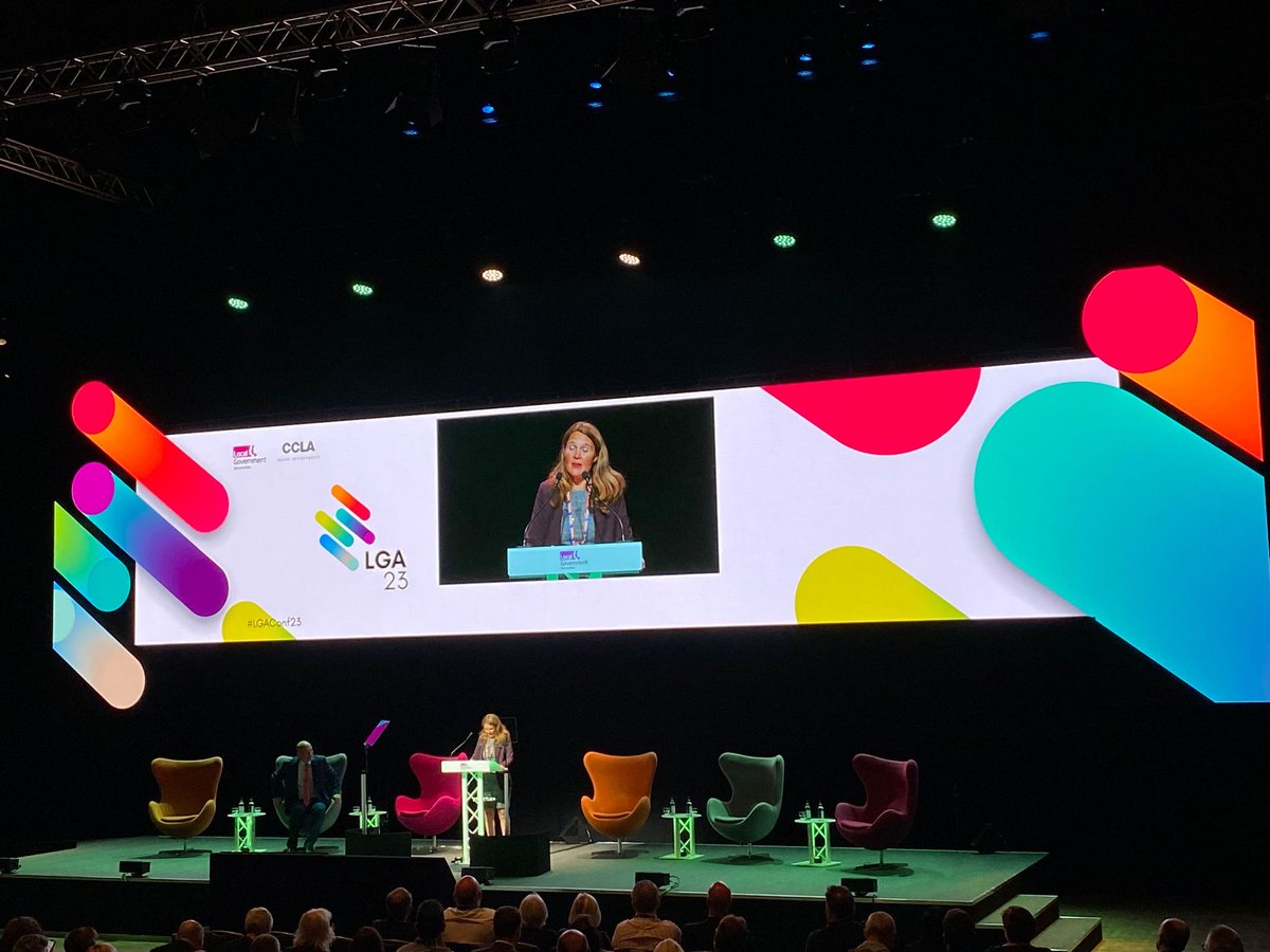 @MarkLloydLGA A warm welcome from @BCPCouncil Leader @vikki4mdnp as we begin an exciting week in Bournemouth. #LGAConf23