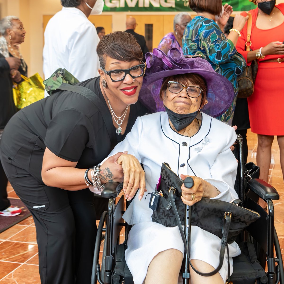 reidtempleame's tweet image. 📖 "She is clothed with strength and dignity; she can laugh at the days to come." -Proverbs 31:25

Double Tap to show these Reid Women some love! 

#RTAME #ReidTemple #dmvchurch #traditionalchurch #dmvchoirs #gospelmusic #2023music #megachurch #dmvmegachurch #mdchurch