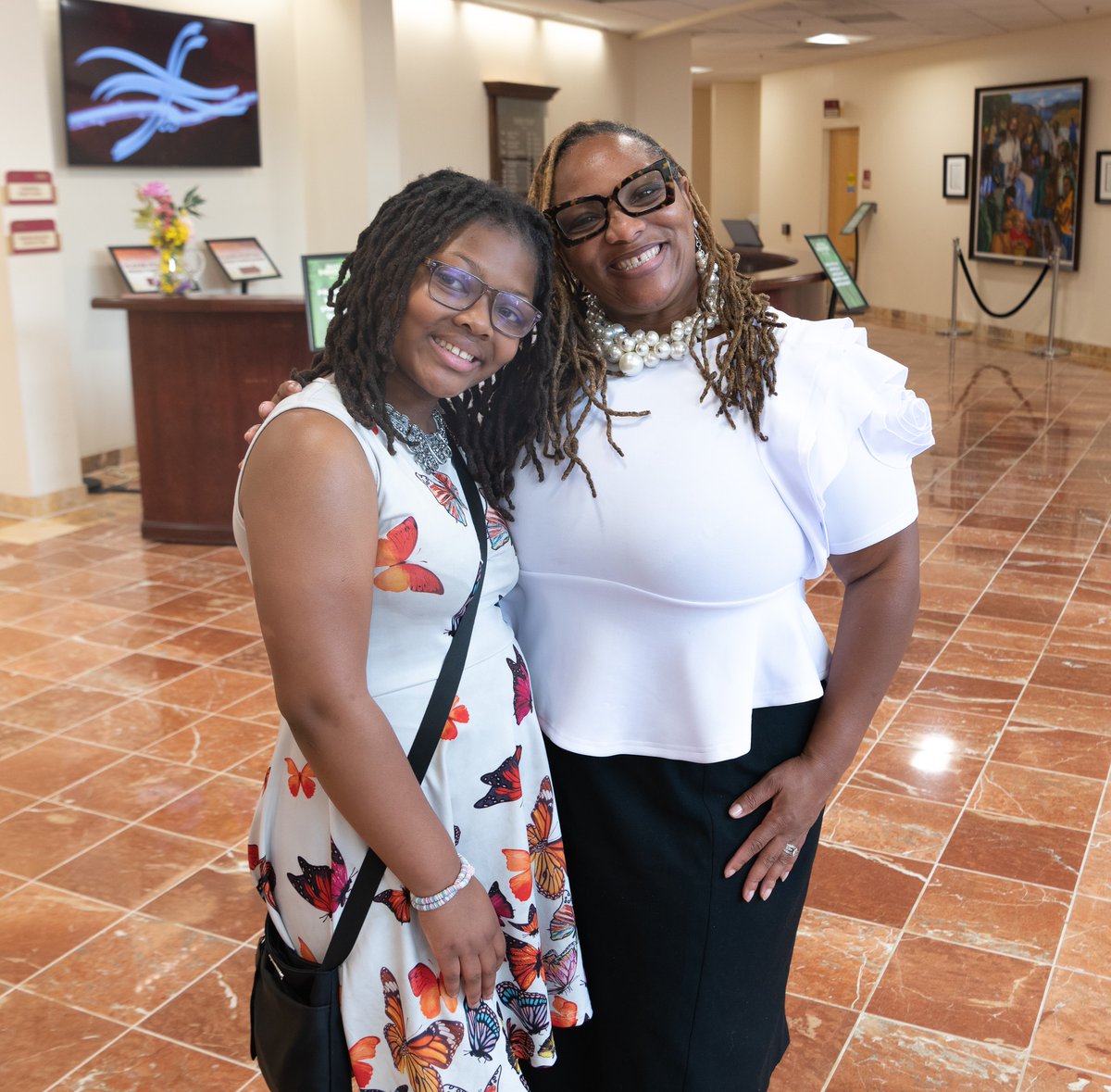 reidtempleame's tweet image. 📖 "She is clothed with strength and dignity; she can laugh at the days to come." -Proverbs 31:25

Double Tap to show these Reid Women some love! 

#RTAME #ReidTemple #dmvchurch #traditionalchurch #dmvchoirs #gospelmusic #2023music #megachurch #dmvmegachurch #mdchurch