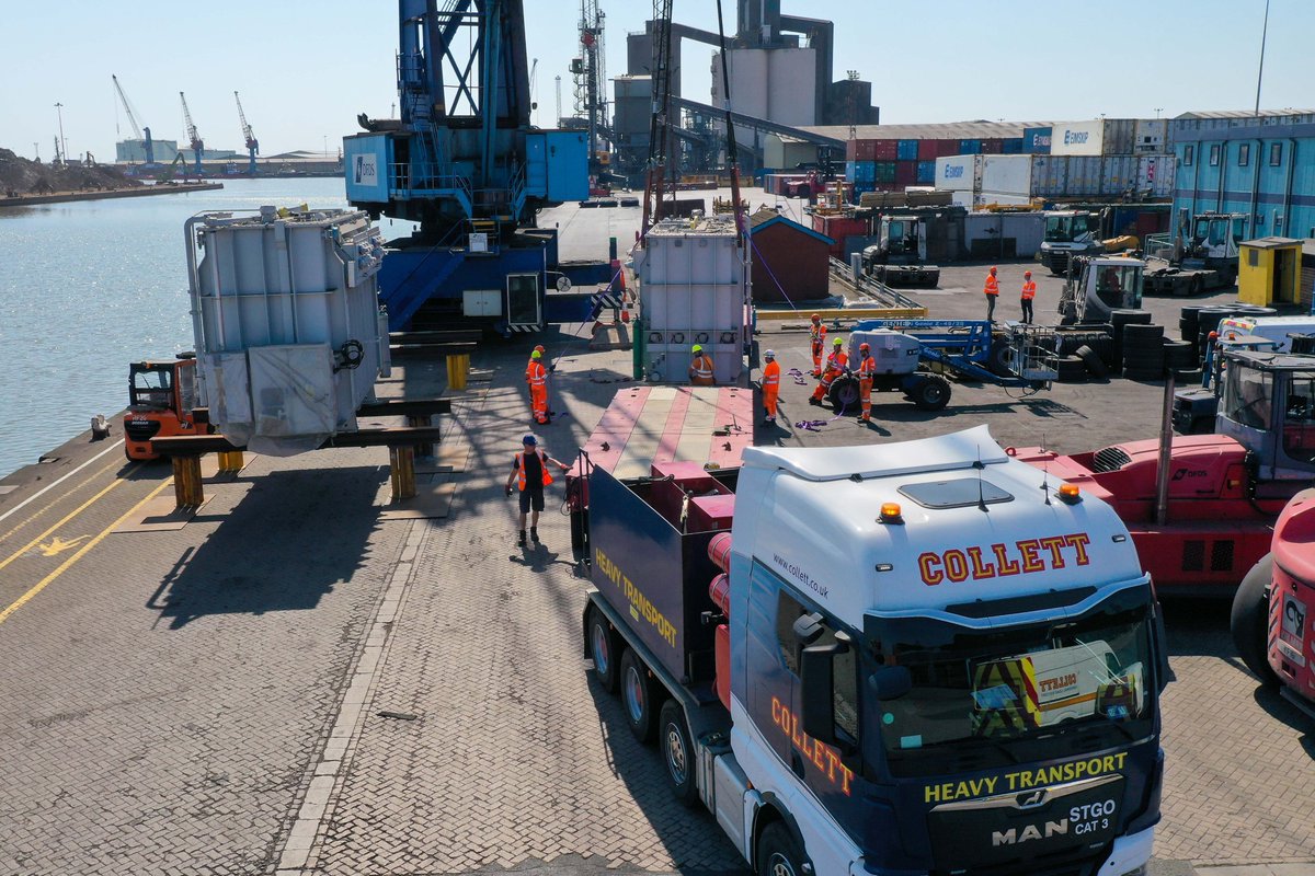 CollettLtd's tweet photo. In a successful collaboration with @WinderPower , we recently handled a complete logistical and installation project.

#ExpertsInMotion #HeavyTransport #HeavyLiftOperators #HeavyLiftTeam #TransformerDelivery #LogisticalProject #ProjectFreightForwarders #InHouseExpertise https://t.co/a4S0KhhDKm