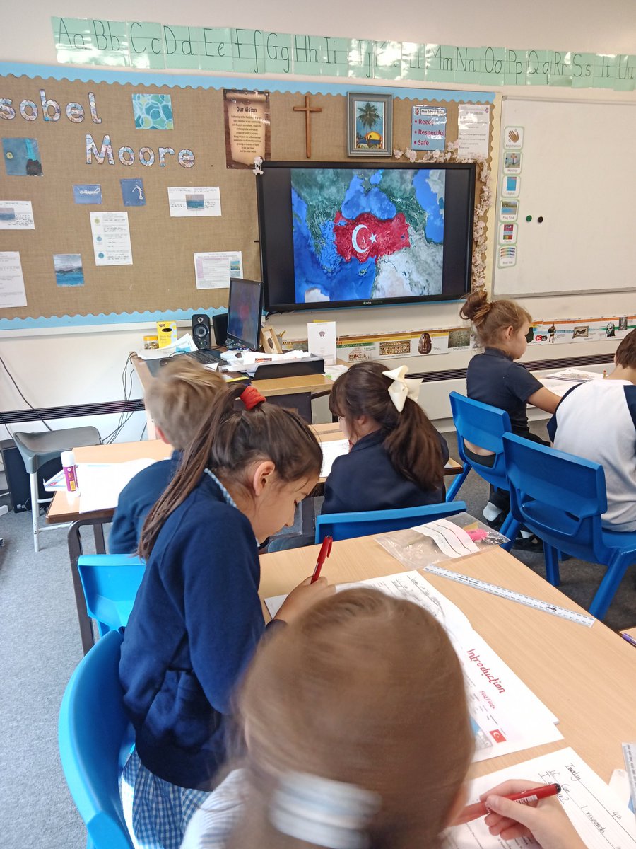 MrKSGC's tweet photo. Year 3 are busy researching the fantastic country of Turkiye. In preparation for our trip to Yaprak restaurant in Tyldesley @MrGSGC  #SGCWOW #SGCGeography #SGCHistory https://t.co/i4xeFR2n7R