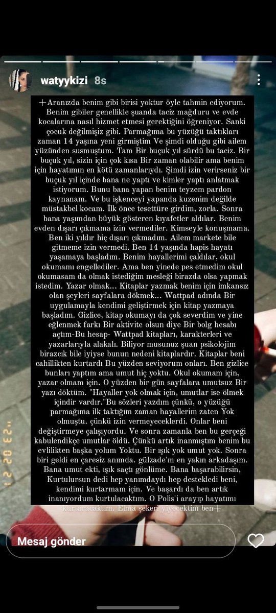 emrpuzo's tweet photo. 15 yaşında bir genç kızı zorla biriyle evlendirmeye çalışıyorlarmış. Lütfen gören herkes bunu paylaşsın ve sessiz kalmayın. Sapıklıktan başka bir durum değil bu!

 #elmaşekerikurtulsun https://t.co/AcKmmHyVTn